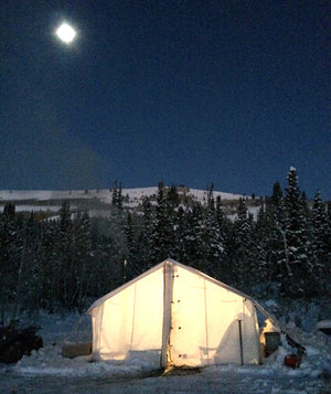 HUNTING TENT WITH STOVE